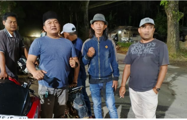 Tuntut Aktivitas Tambang Ilegal Distop, Warga Sajira Blokade Jalan