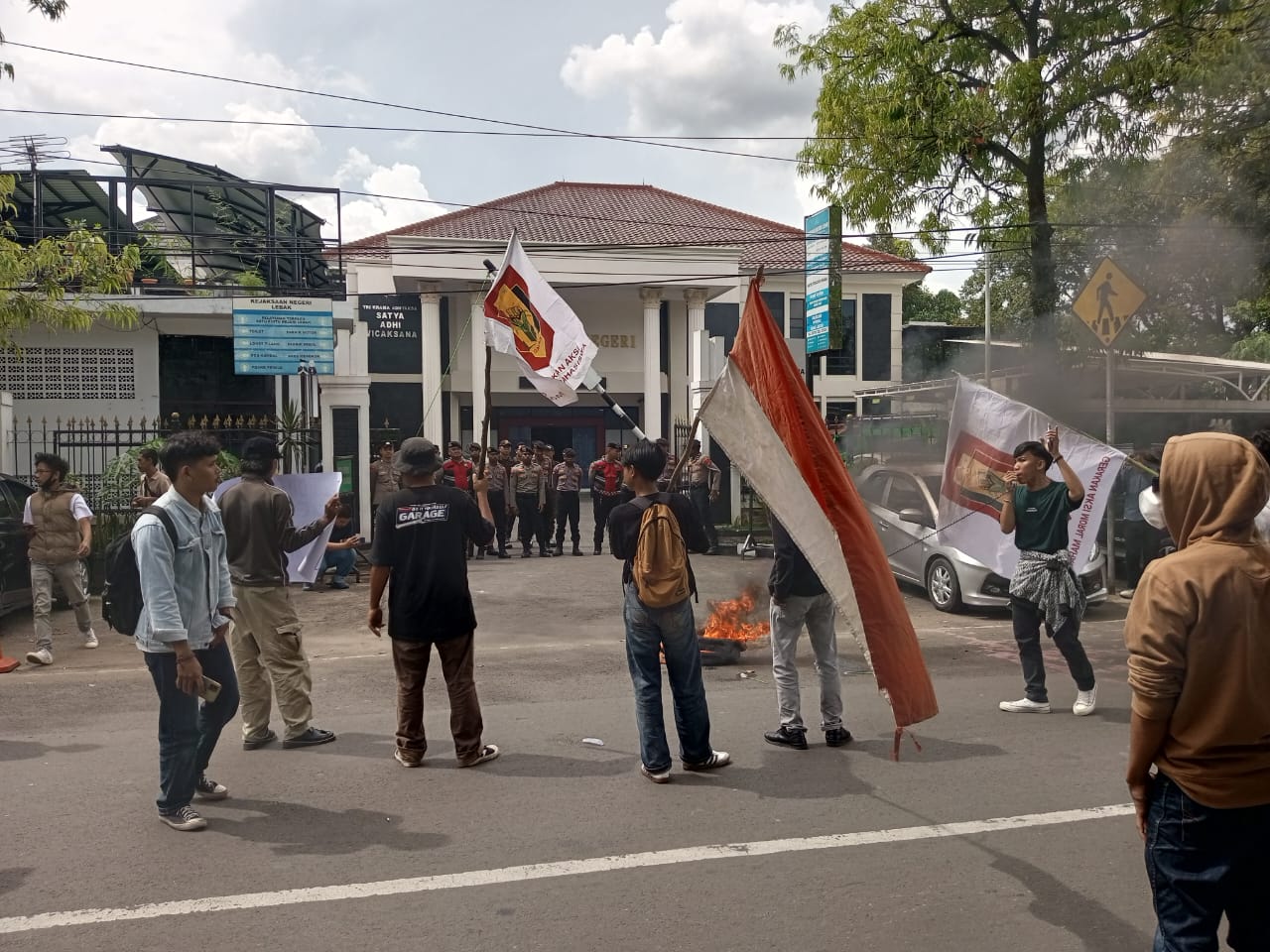 Mahasiswa Minta Keadilan, Kajari Tuntaskan Dugaan Korupsi BLT DD, Libatkan Anggota DPRD Kebak